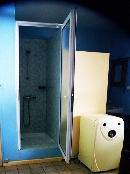 salle de bain 1 du T5 hebergement reunion